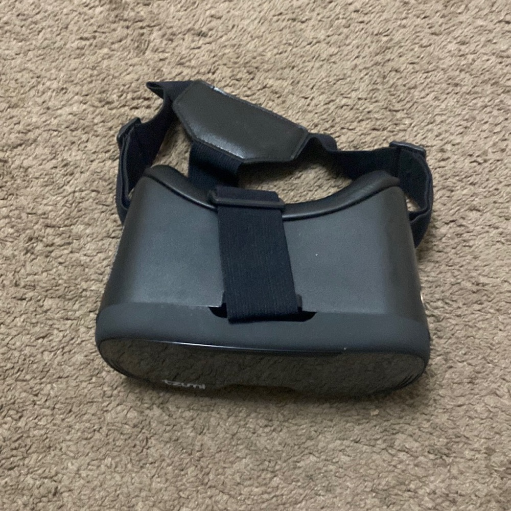 Tzumi virtual reality headset